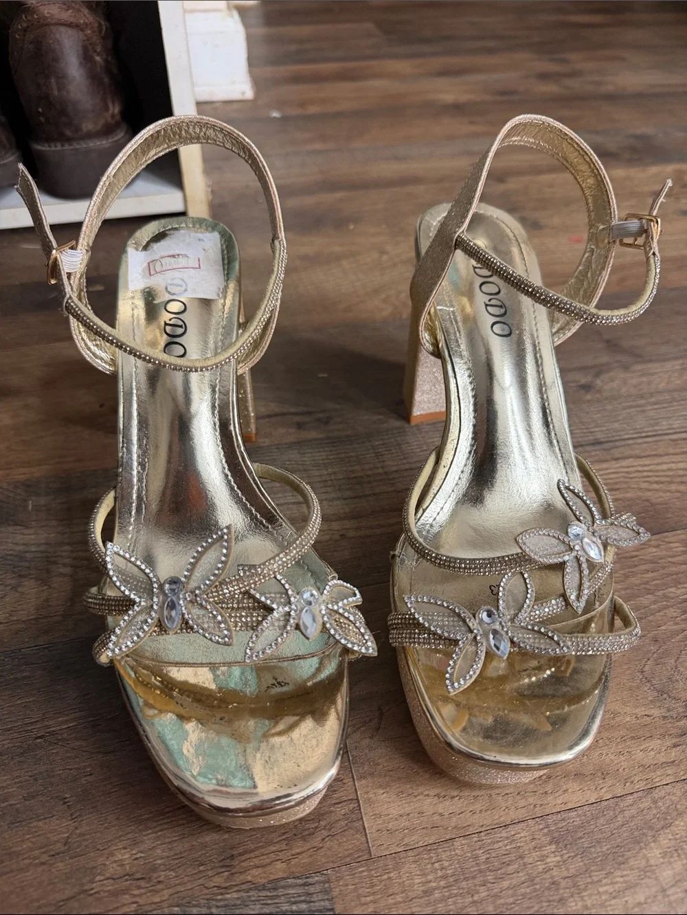 No brand shimmering gold